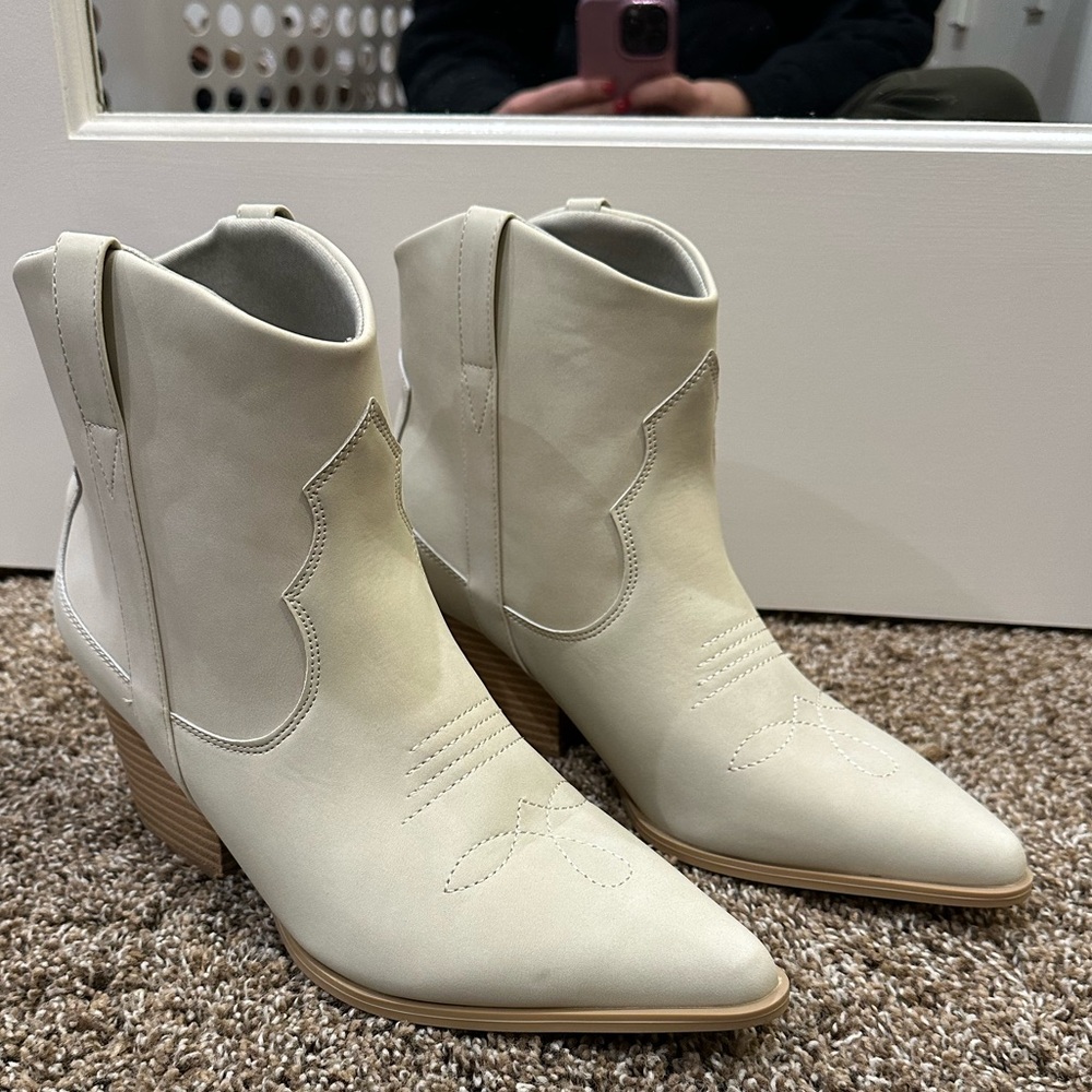 Boutique white ankle booties
